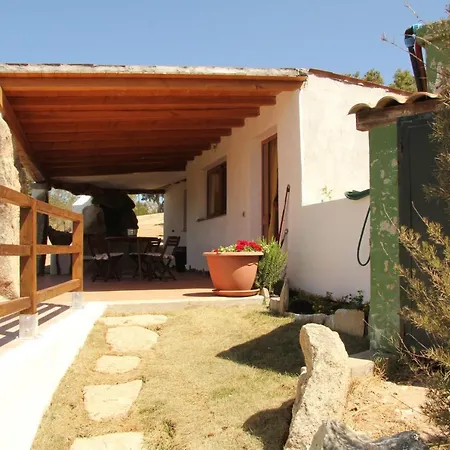 Sleeps 5 Pool Air Con Wifi