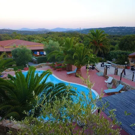 דירה Sleeps 5 Pool Air Con Wifi *