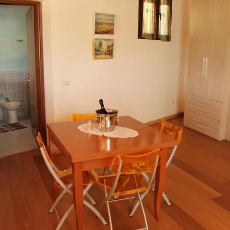 Sleeps 5 Pool Air Con Wifi Telti