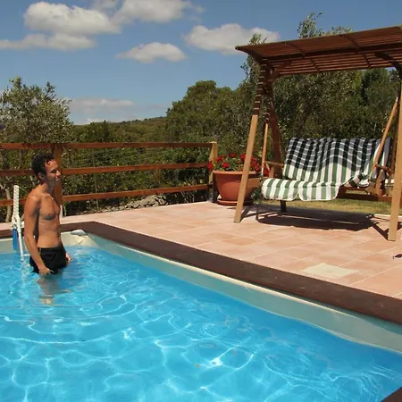Sleeps 5 Pool Air Con Wifi דירה
