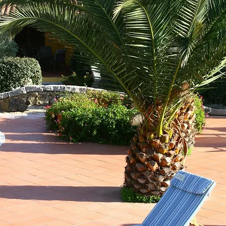 Sleeps 5 Pool Air Con Wifi דירה