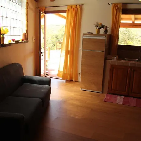 Sleeps 5 Pool Air Con Wifi Telti