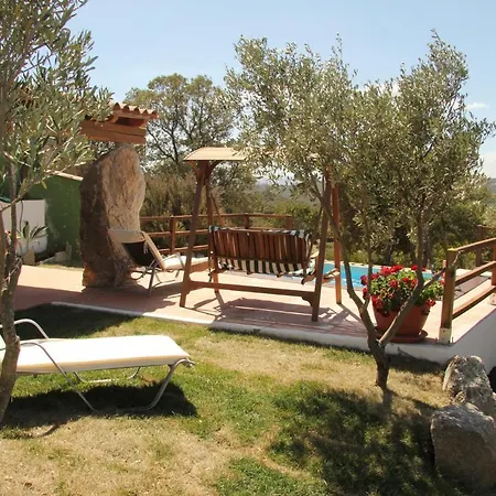 Sleeps 5 Pool Air Con Wifi דירה