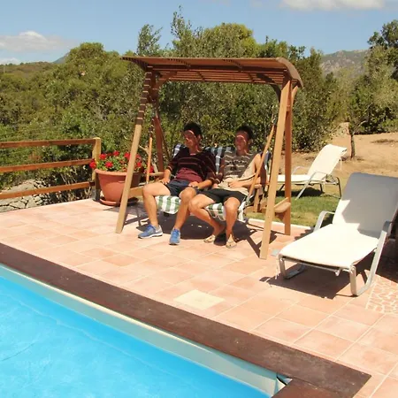 דירה Sleeps 5 Pool Air Con Wifi