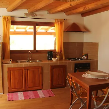 דירה Sleeps 5 Pool Air Con Wifi Telti