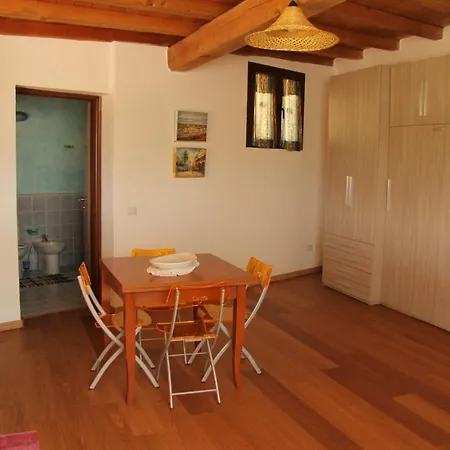 Sleeps 5 Pool Air Con Wifi Telti