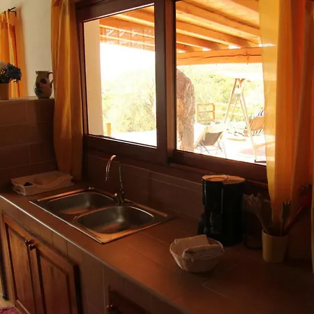 Sleeps 5 Pool Air Con Wifi Telti