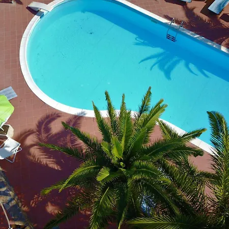 דירה Sleeps 5 Pool Air Con Wifi
